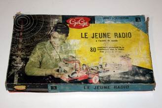 Une image contenant texte, livre, Produit en papier, papier

Description générée automatiquement