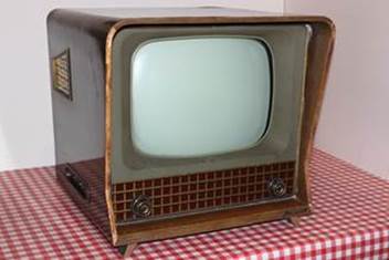 Une image contenant vieux, four

Description gnre automatiquement